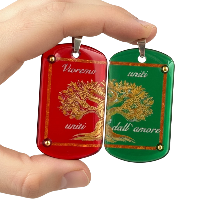 Un simbolo condiviso. Due identitá distinte.